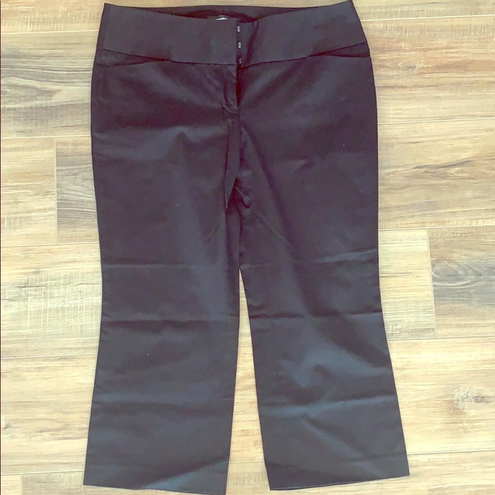 Express Design Studio Editor Black Capri Pants